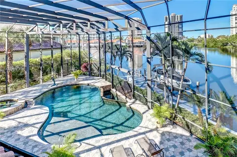 315 Pirates Bight, Naples, FL 34103 photo 9