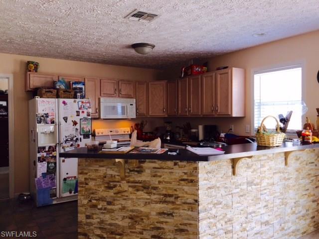 398 Leawood Cir, Naples, FL 34104 photo 7