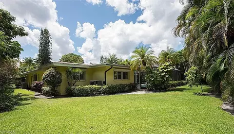 723 Willowhead Dr, Naples, FL 34103 photo 4