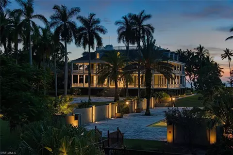 2500 Gordon Dr, Naples, FL 34102 photo 2