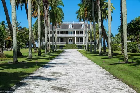 2500 Gordon Dr, Naples, FL 34102 photo 1