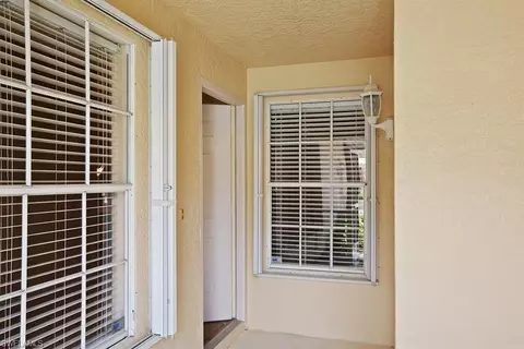 1052 Marblehead Dr, Naples, FL 34104 photo 2