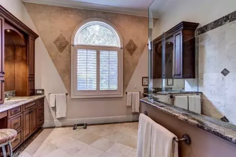 873 Barcarmil Way, Naples, FL 34110 photo 11