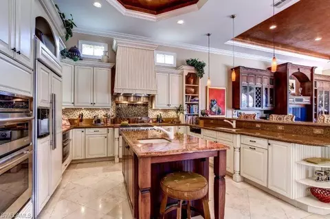 873 Barcarmil Way, Naples, FL 34110 photo 2