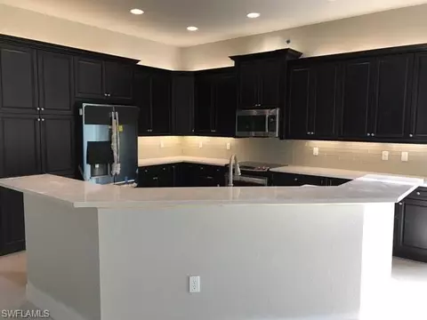 3287 Pacific Dr, Naples, FL 34119 photo 2
