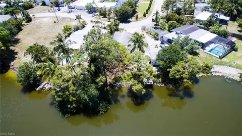 1070 11th St N, Naples, FL 34102 photo 3