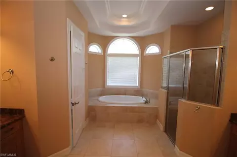 382 Saddlebrook Ln, Naples, FL 34110 photo 14