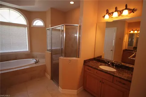 382 Saddlebrook Ln, Naples, FL 34110 photo 16