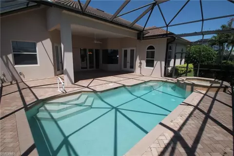 382 Saddlebrook Ln, Naples, FL 34110 photo 22