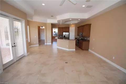 382 Saddlebrook Ln, Naples, FL 34110 photo 6