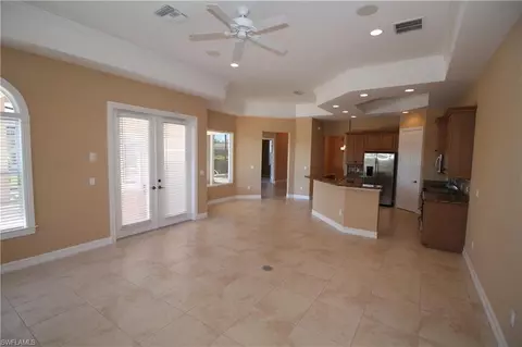 382 Saddlebrook Ln, Naples, FL 34110 photo 8