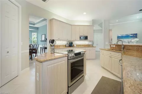 405 Pine Ave, Naples, FL 34108 photo 10