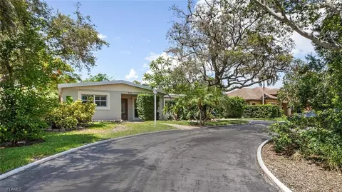 739 7th Ave N, Naples, FL 34102 photo 1