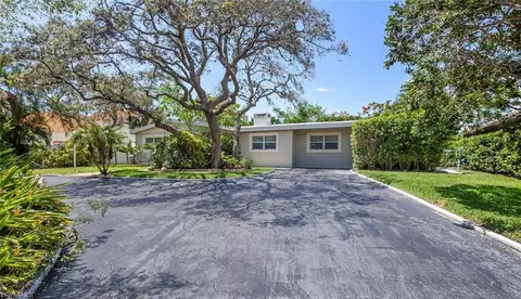 739 7th Ave N, Naples, FL 34102 photo 2