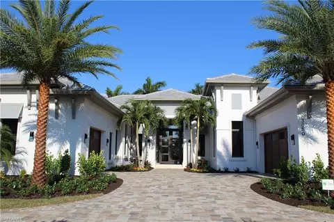3050 Crayton Rd, Naples, FL 34103 photo 2