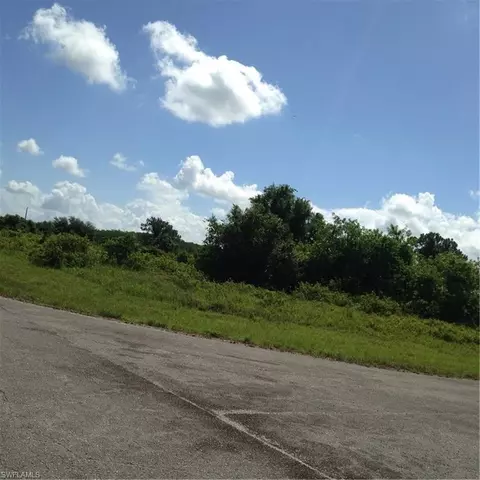 8041 Olive Cir, Labelle, FL 33935 photo 3