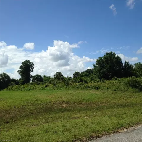 8041 Olive Cir, Labelle, FL 33935 photo 2