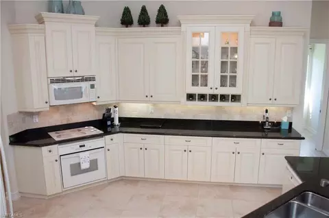 7885 Classics Dr, Naples, FL 34113 photo 6