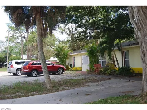 1371 Shadowlawn Dr, Naples, FL 34104 photo 1