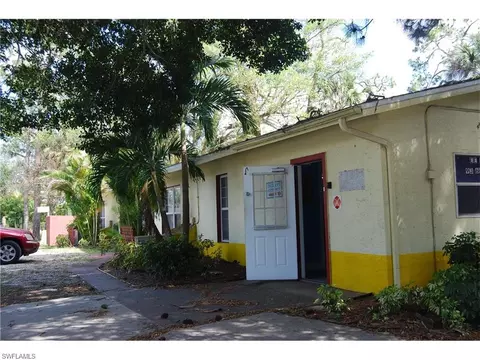 1371 Shadowlawn Dr, Naples, FL 34104 photo 5