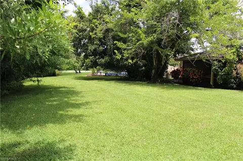 520 Nottingham Dr, Naples, FL 34109 photo 16