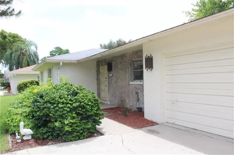 520 Nottingham Dr, Naples, FL 34109 photo 6