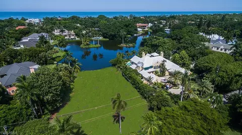 2630 Lantern Ln, Naples, FL 34102 photo 3