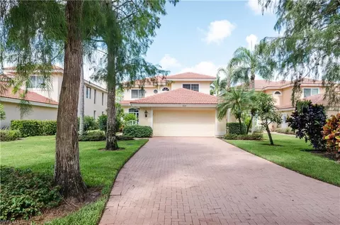 264 Edgemere Way E, Naples, FL 34105 photo 3
