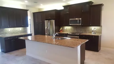 3474 Pacific Dr, Naples, FL 34119 photo 5