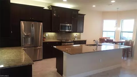 3474 Pacific Dr, Naples, FL 34119 photo 4