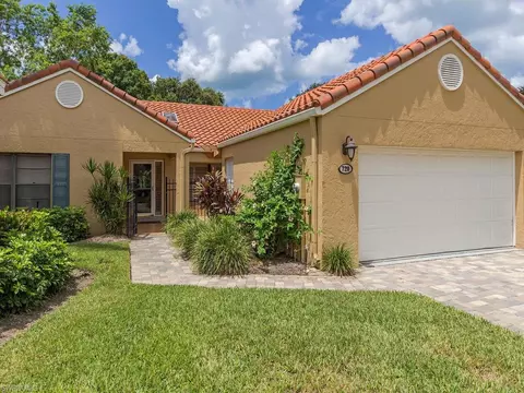 720 Reef Point Cir, Naples, FL 34108 photo 2