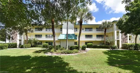 825 Ketch Dr #303, Naples, FL 34103 photo 2