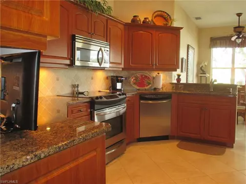 8603 Fairway Bend Dr, Fort Myers, FL 33967 photo 5