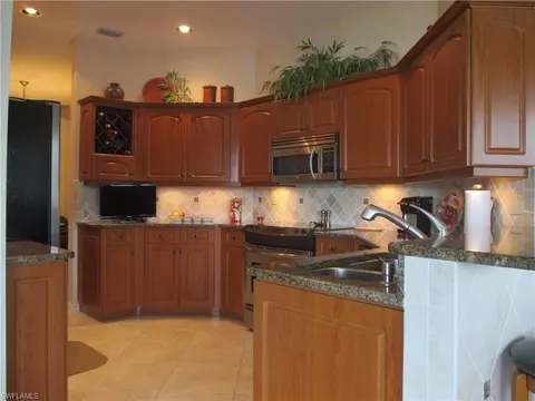 8603 Fairway Bend Dr, Fort Myers, FL 33967 photo 6