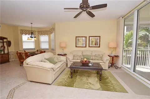 460 Launch Cir #301, Naples, FL 34108 photo 4