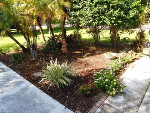 693 103rd Ave N, Naples, FL 34108 photo 2