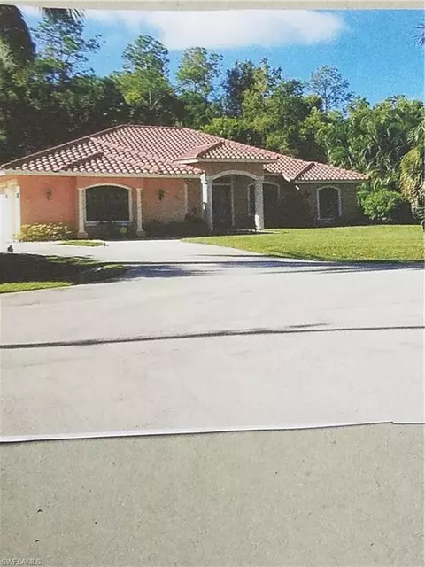 654 Pine Crest Ln, Naples, FL 34104 photo 1