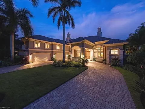2572 Escada Dr, Naples, FL 34109 photo 2