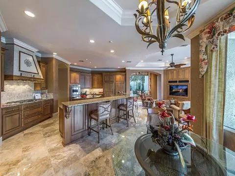 2572 Escada Dr, Naples, FL 34109 photo 5