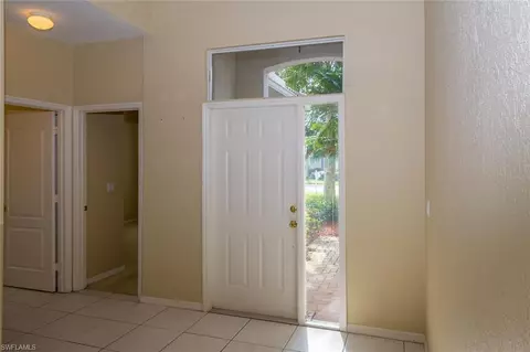 287 Glen Eagle Cir, Naples, FL 34104 photo 5