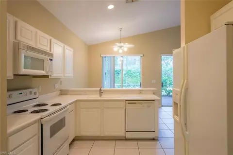 287 Glen Eagle Cir, Naples, FL 34104 photo 11