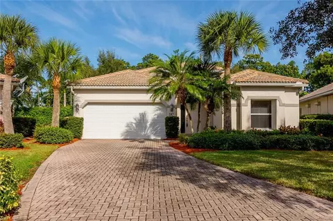 287 Glen Eagle Cir, Naples, FL 34104 photo 1