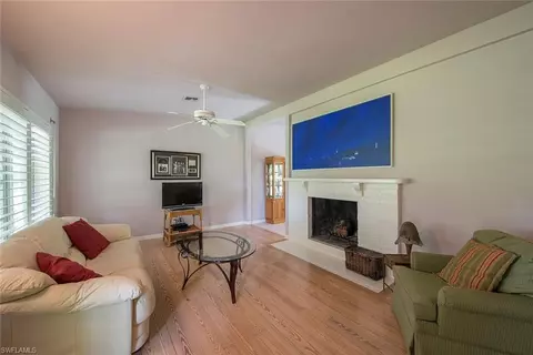 85 6th St N, Naples, FL 34102 photo 3