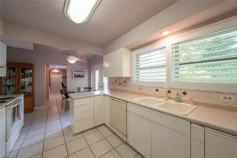 85 6th St N, Naples, FL 34102 photo 6