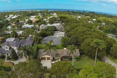 85 6th St N, Naples, FL 34102 photo 1