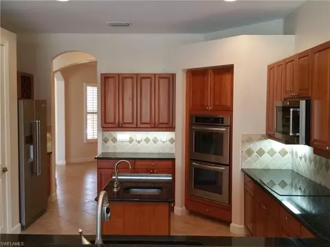 16101 Parque Ln, Naples, FL 34110 photo 3