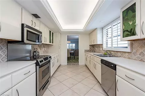 855 Ketch Dr #207, Naples, FL 34103 photo 4