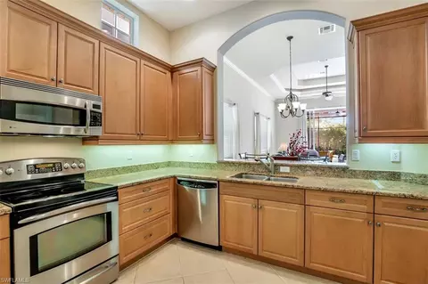 5730 Mango Cir, Naples, FL 34110 photo 5