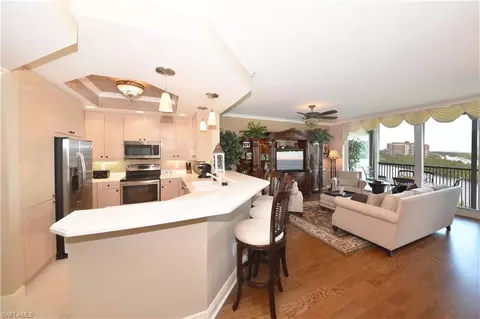 420 Cove Tower Dr #703, Naples, FL 34110 photo 5