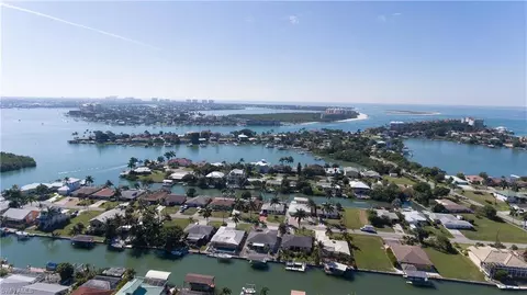 128 Hilo St, Naples, FL 34113 photo 2